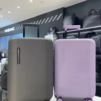 娜扎同款｜新秀丽UP9多巴胺拉杆箱
瘦高箱型撞色多巴胺，颜值与实力双在线。优质PC轻盈强韧，抗压耐用；桃皮绒内里搭配多隔层干湿分离，收纳井井有条。既是潮流单品，更是出行收纳能手，出游即秀场。
#新秀丽 #娜扎同款 #拉杆箱