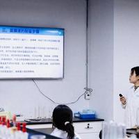 护肤避坑指南：搓泥、敏感肌与成分表解析