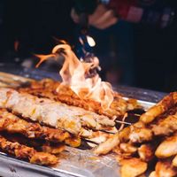 能复购的地方小吃,早就不是靠网红爆款活着了