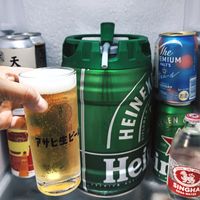 终于打出一杯不全是沫的酒了