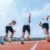 新手该选特步碳板进阶款还是顶配款？2000+用户观点大碰撞