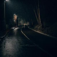 夜跑保命指南：3-5公里新手必备安全装备清单，别再当“隐形人”了！