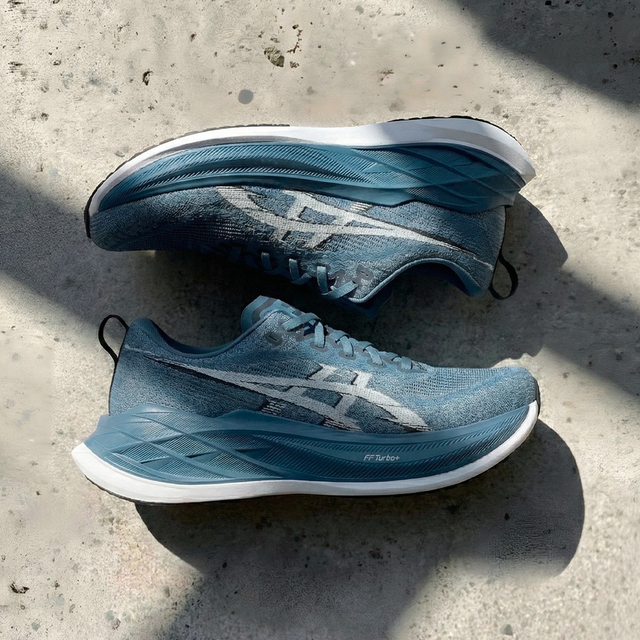 每个品牌只留一双 ？10个品牌10双鞋：选购清单，照着买不踩雷