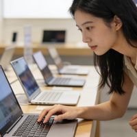 电脑和很多商品都要涨价:商家称电脑价格涨回20年前,需要抢购吗？