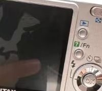 线下跳蚤市场，几十元淘到复古相机​