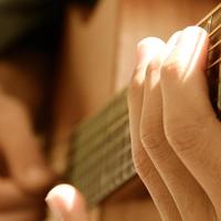 初学者吉他选购 篇零：超实用！初学者第一把吉他怎么选？9款“低弦距神器”深度测评！