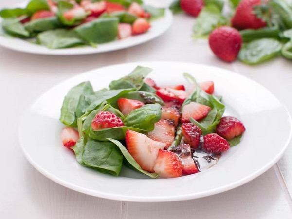 春天的草莓酸奶，你试过吗？