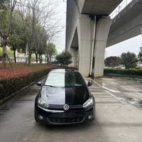 黑色大众高尔夫 6，1.4T 可惜是手动挡