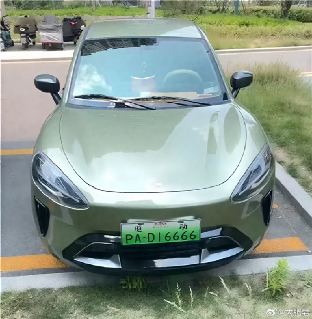 这对比图你说像吗!老头乐企业起诉小米汽车引热议 今天现场口审
