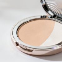 油皮亲测：这四款国产粉饼真能扛住8小时高温高湿不脱妆