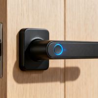 京东京造M10是'安全底线'还是'伪C级噱头'？368元智能锁引全网争议