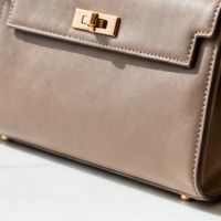 国产女包vs国际大牌，谁更值得买？2000+用户观点深度PK