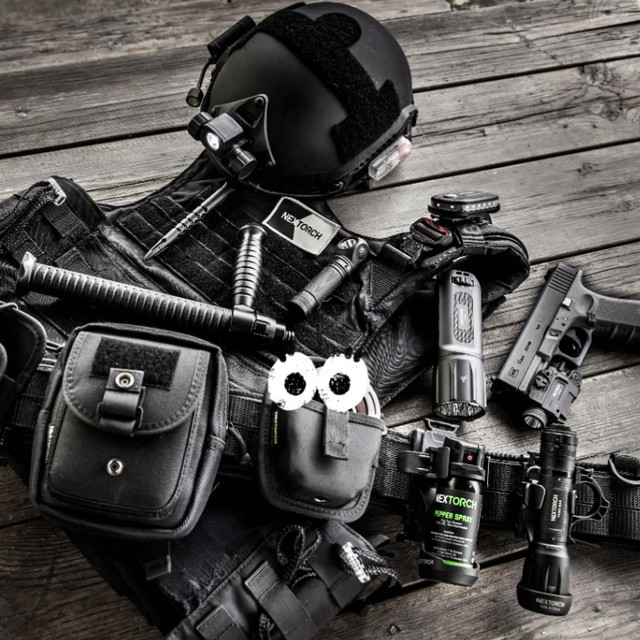 耐丽德 P80 是战术手电界的“真神”？真正靠谱的爷们装备，光得亮、头得硬、价得值！