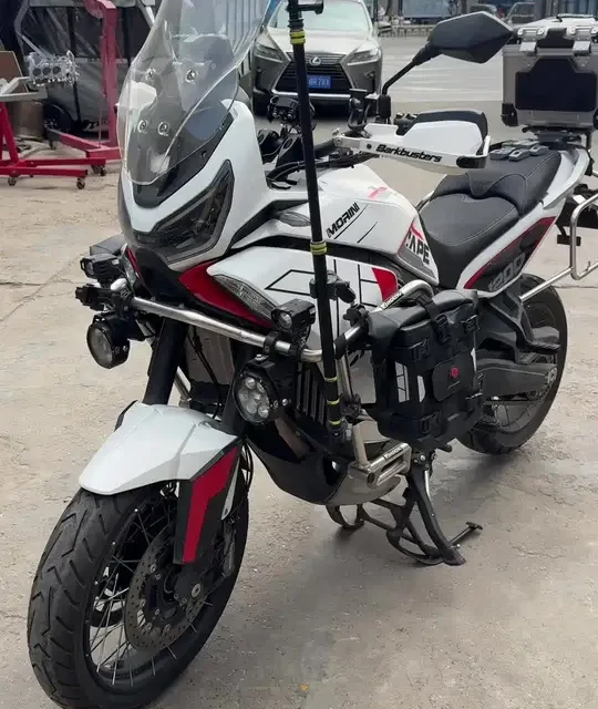 莫里尼1200车把增高后移，上车测试9000公里+， 胳膊更舒展，骑行更舒适。#摩托车 #摩托莫里尼 #莫里尼1200adv #莫里尼1200改装