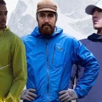 这种“塑料袋”卖一千块？下雨不灵、天热还闷，为什么老驴却拿它当宝？