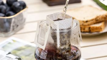 一杯闲适挂耳，一杯高能黑咖，精湛工艺，即冲即享，美妙香气，唤醒活力与味蕾，便携囤货装，花式畅饮