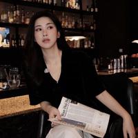 朱珠是我见过最会使用裙夹的人了 ！很老钱！