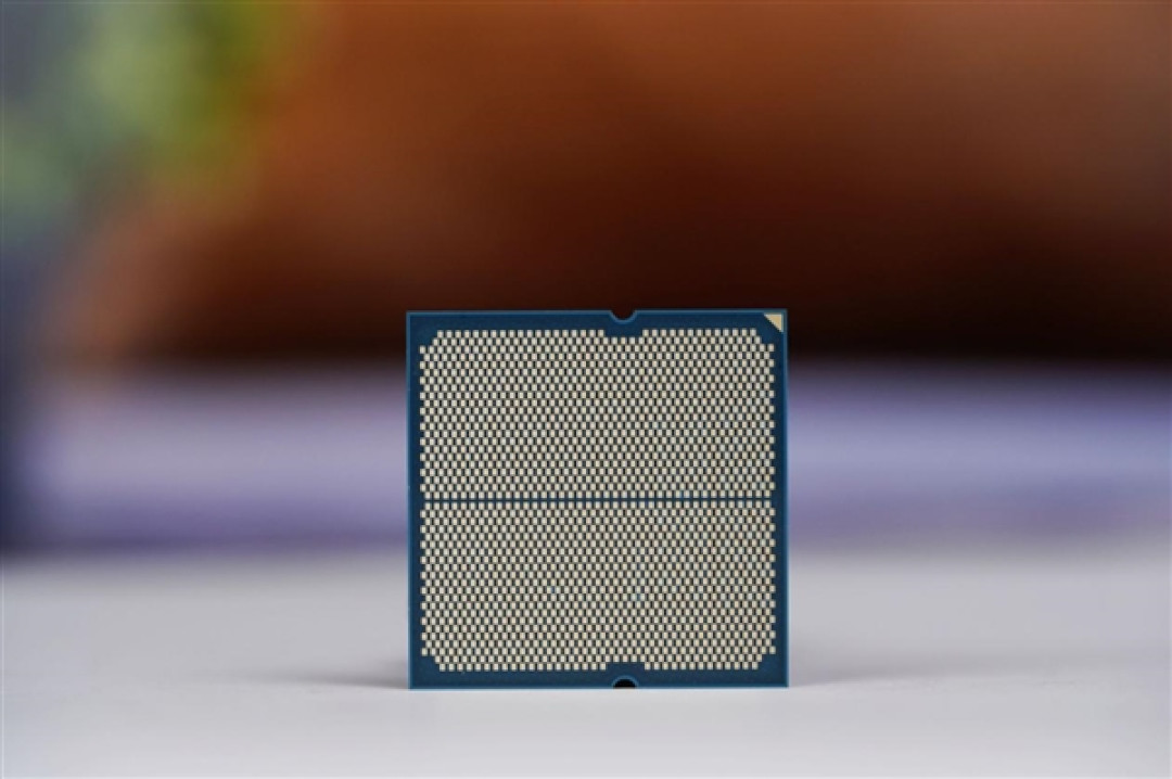 最强游戏处理器!锐龙7 9850X3D处理器图赏
