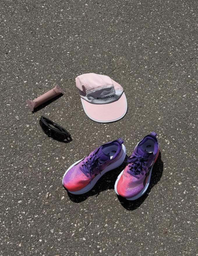 亚瑟士跑鞋