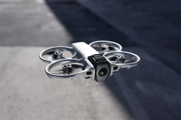 大疆首款全景无人机DJI Avata 360发布：8K画质、O4+全高清图传 2788元起