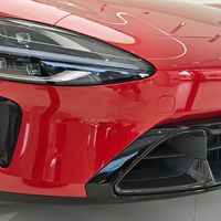 车圈快讯 篇零：双车双冠！小米SU7和YU7拿下第一，新一代SU7有望再续传奇