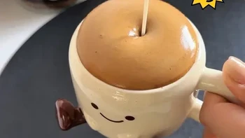 这杯海盐可可拿铁是真的好喝！咖啡里加一点盐绝啊！喝完立马不馋，一上午食欲稳定#巧克力控 #防暴食神器#一杯咖啡的快乐时光 #咖啡日常vlog #vlog十亿流量扶持计划