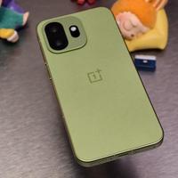 一加 15T 评测：165Hz 屏幕与潜望长焦加持的小屏全能旗舰