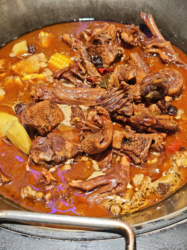 春江水暖鹅先知，铁锅慢炖惹春思