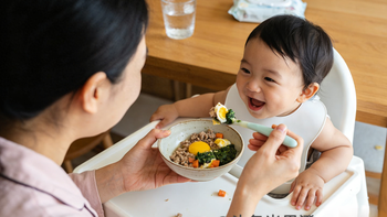 宝宝辅食进阶指南：米粉过渡到菜泥的科学方法与实操步骤