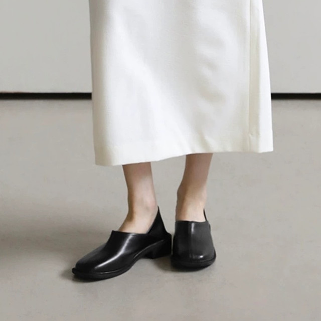 春日鞋履新宠：SAPPUN 方头乐福鞋，踩出韩系简约时髦感
