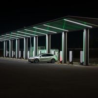 国内最大！特斯拉55座超充站落地重庆高速：覆盖10条高速 