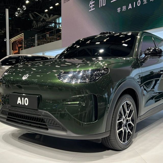 零跑A10杀疯了！6.58万起，还送高阶智驾，网友：继续卷下去！