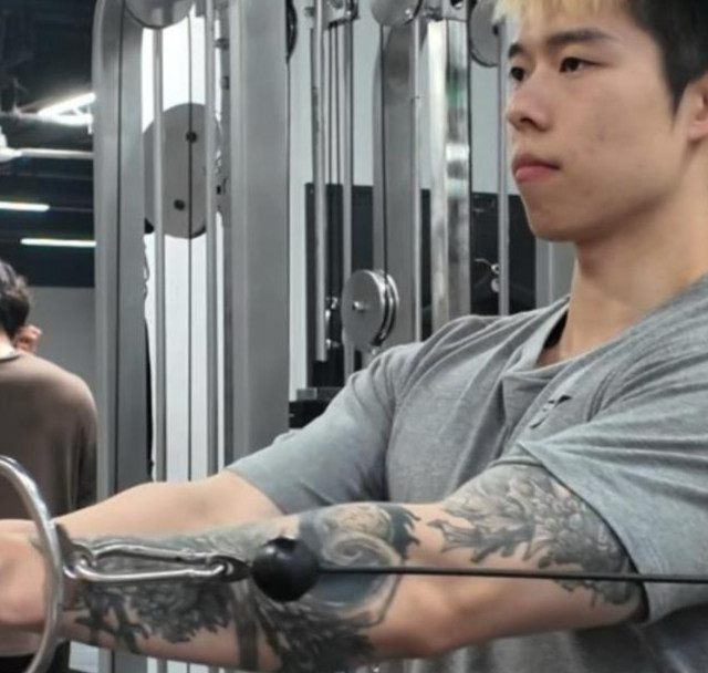 跟着ai练胸-完整计划在最后