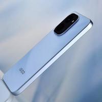 iQOO Z11评测：9020mAh超薄蓝海电池重塑中端机续航体验
