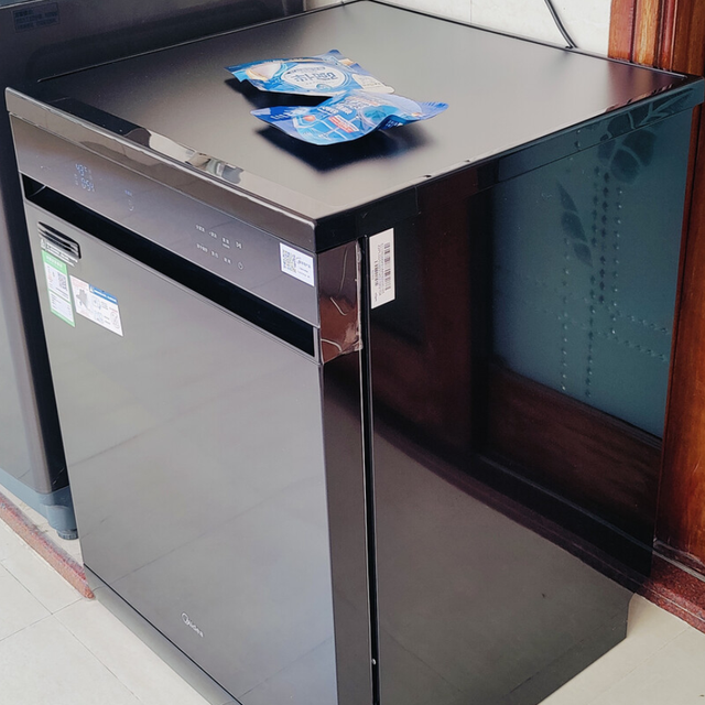 美的洗碗机和西门子洗碗机哪个好？从核心技术和真实体验帮你选