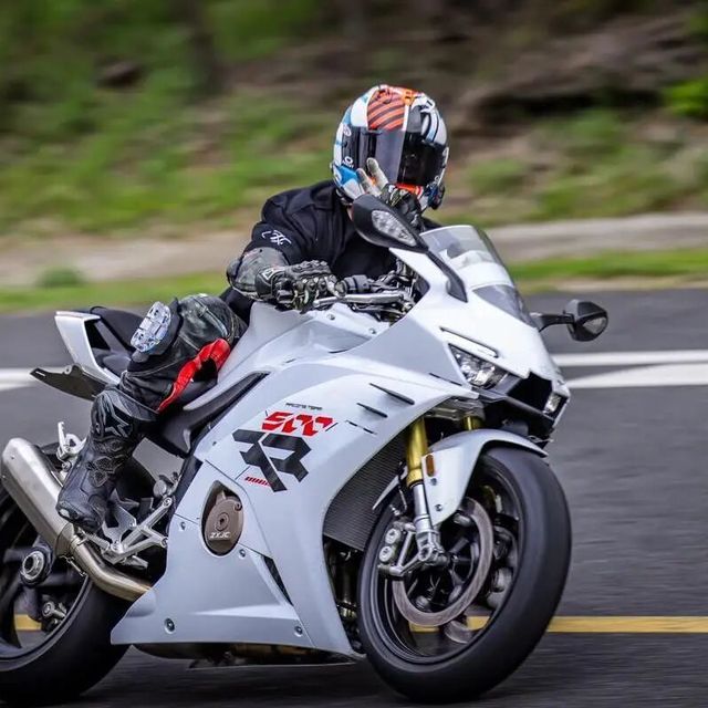 凯越350RR夺WorldSBK SSP300年度双料冠军，中国品牌首登世界级摩托车赛最高领奖台