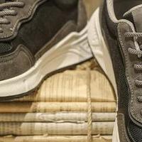 通勤族必看！这样选鞋告别脚痛脚汗，万步不累