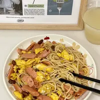 打工人下班快速干饭✅鸡蛋火腿炒拉面