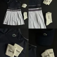 🎾 网球场OOTD｜藏蓝+白的复古优雅杀