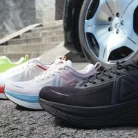 中年男人：运动鞋要少穿萨洛蒙、Hoka，这4个国货品牌更有性价比
