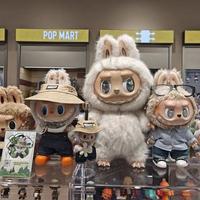 财报亮眼股价暴跌：泡泡玛特面临估值重构与IP稀缺性挑战