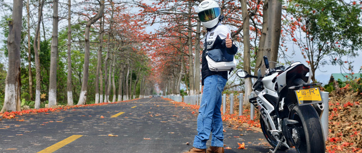 车生活 篇零：潮流机能，GYXX光影行星星云2斜挎包，张雪车主出行新选择！