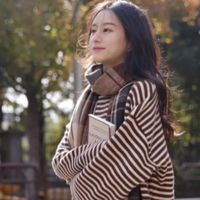 去了太古里，发现短裙搭配黑丝不兴了！年轻人都在穿长裤+勃肯鞋
