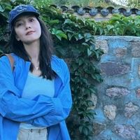 高圆圆剪了过肩发型，瞬间年轻15岁，穿一身粉色，美得像换了个人