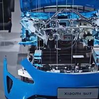 小米是真的自信，又把新一代小米SU7拆了