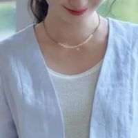 告别紧绷正装，极简无领西装穿出通勤松弛感