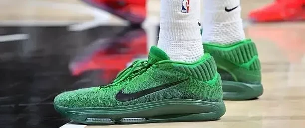 【NBA每日上脚】主帅抱团专治自闭！文班专属PE是绿色？