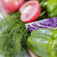 老年人饮食指南：避开三类“伤身”食物，科学营养是关键