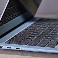 1.08kg超轻薄本能否兼顾高性能？876+用户观点大PK