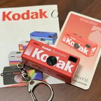 柯达盲盒相机是复古玩具还是实用工具？160万像素引爆Z世代情绪价值大PK